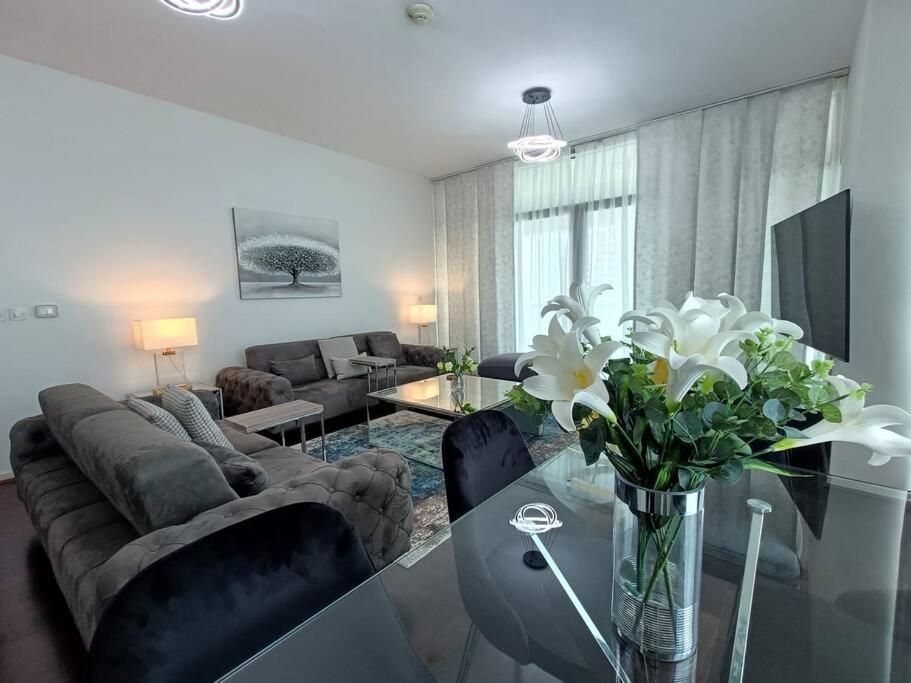 Quill - Canal View Spacious 3 Bedroom *