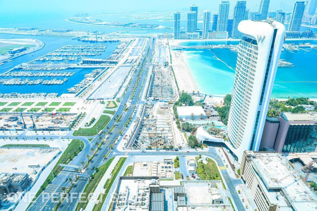 Stunning View 1 Bedroom Pool & Gym Dubai