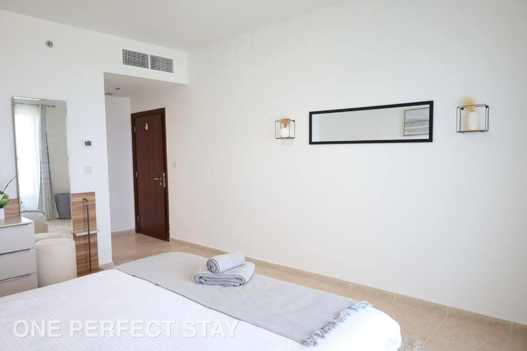 Stunning View 1 Bedroom Pool & Gym Apartment *