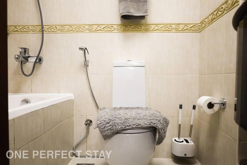 Apartment Stunning View 1 Bedroom Pool & Gym *
