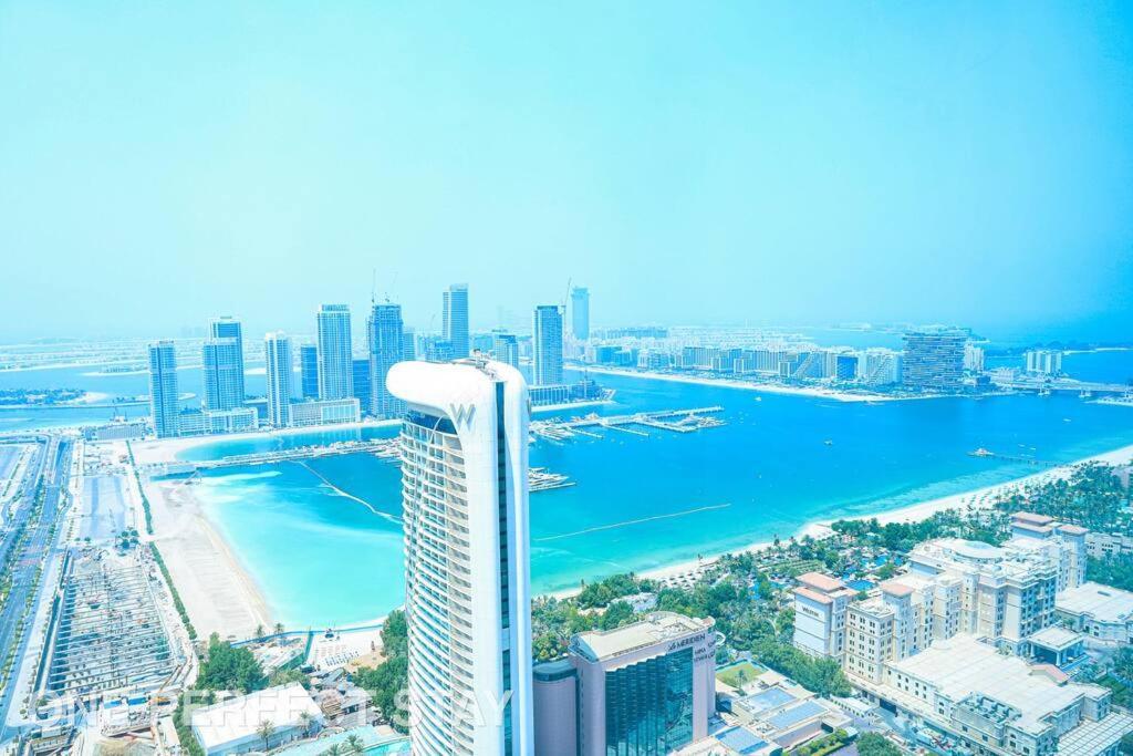Stunning View 1 Bedroom Pool & Gym Apartment