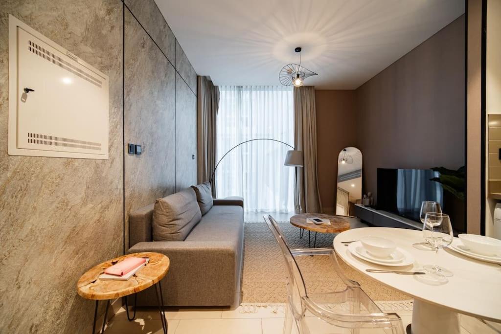Quiet High-rise 1br - Free Baby Gear, Downtown Close Daire