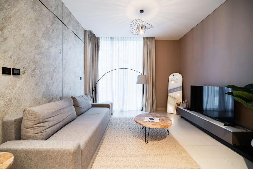 Daire Quiet High-rise 1br - Free Baby Gear, Downtown Close *