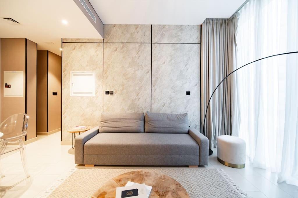 Daire Quiet High-rise 1br - Free Baby Gear, Downtown Close Dubai