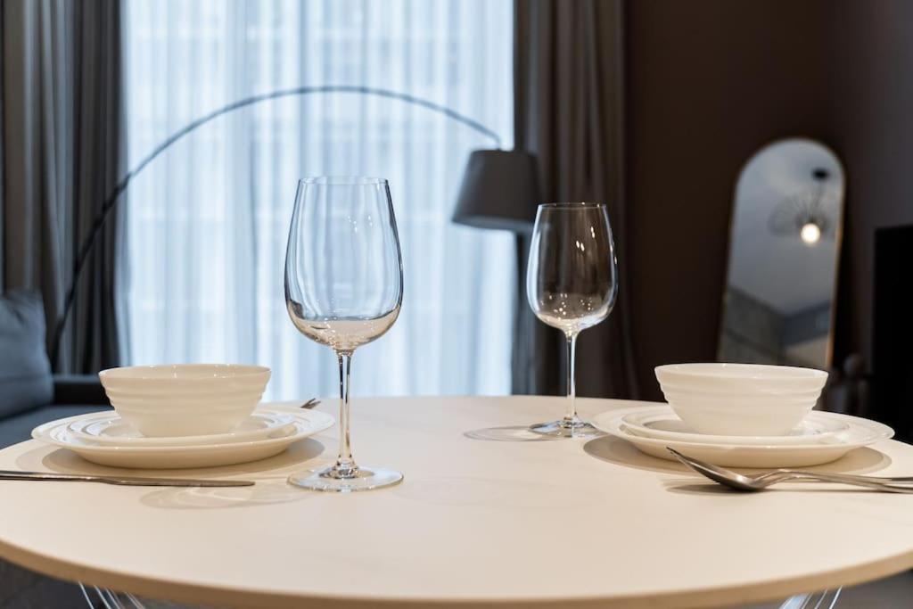Quiet High-rise 1br - Free Baby Gear, Downtown Close Daire