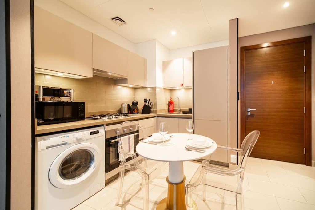 Quiet High-rise 1br - Free Baby Gear, Downtown Close Daire Dubai