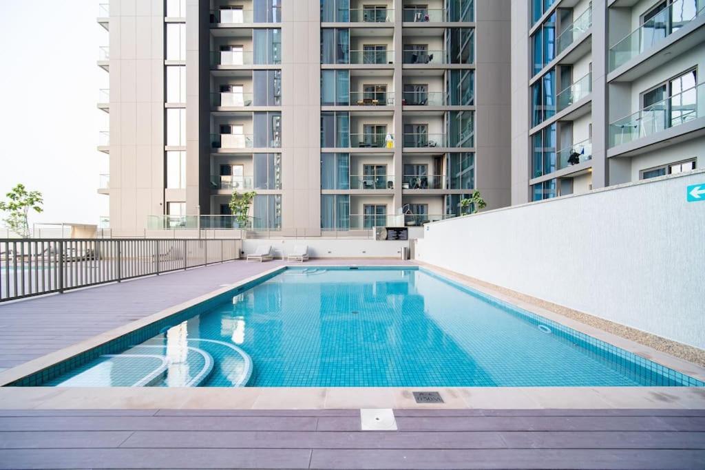 Quiet High-rise 1br - Free Baby Gear, Downtown Close Daire *