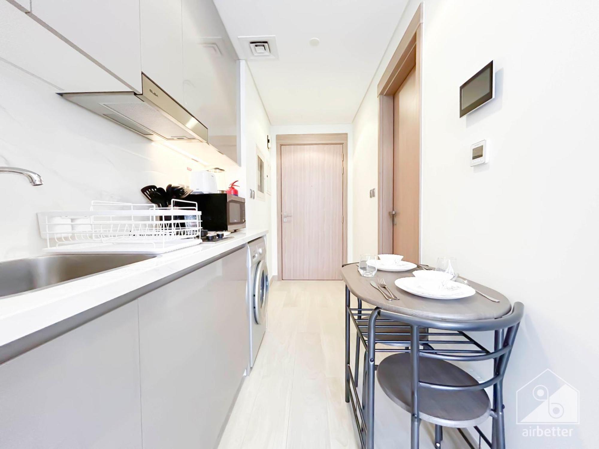 Stunning With A Spacious Balcony In Meydan *