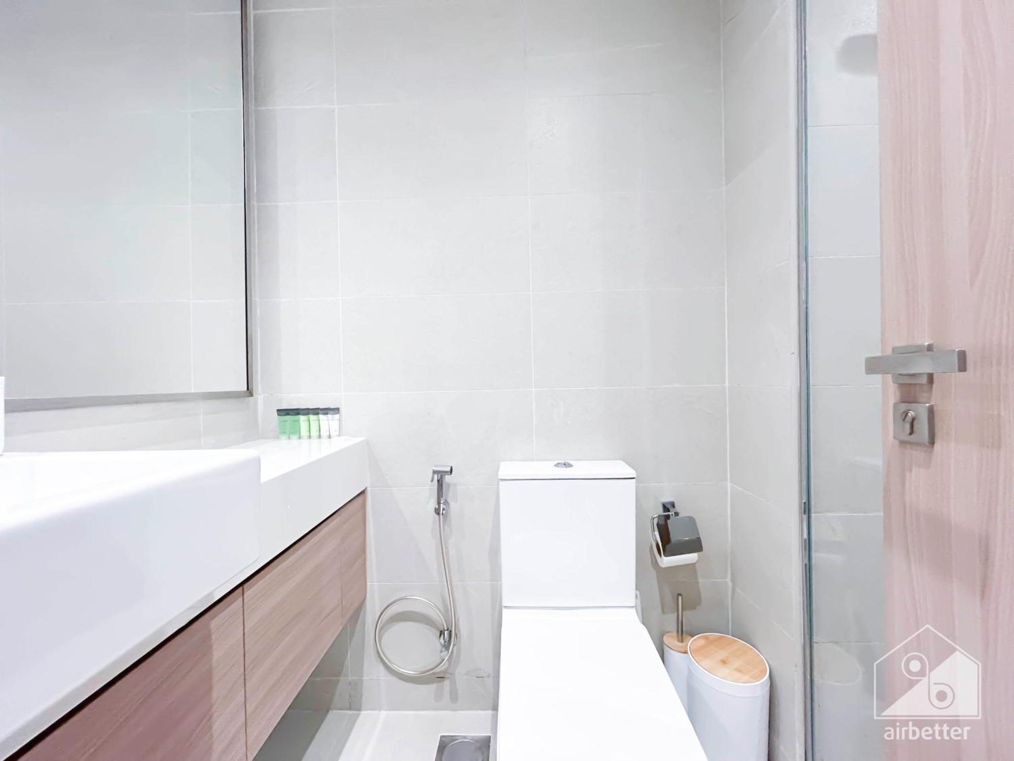 Stunning With A Spacious Balcony In Meydan Apartment Dubai
