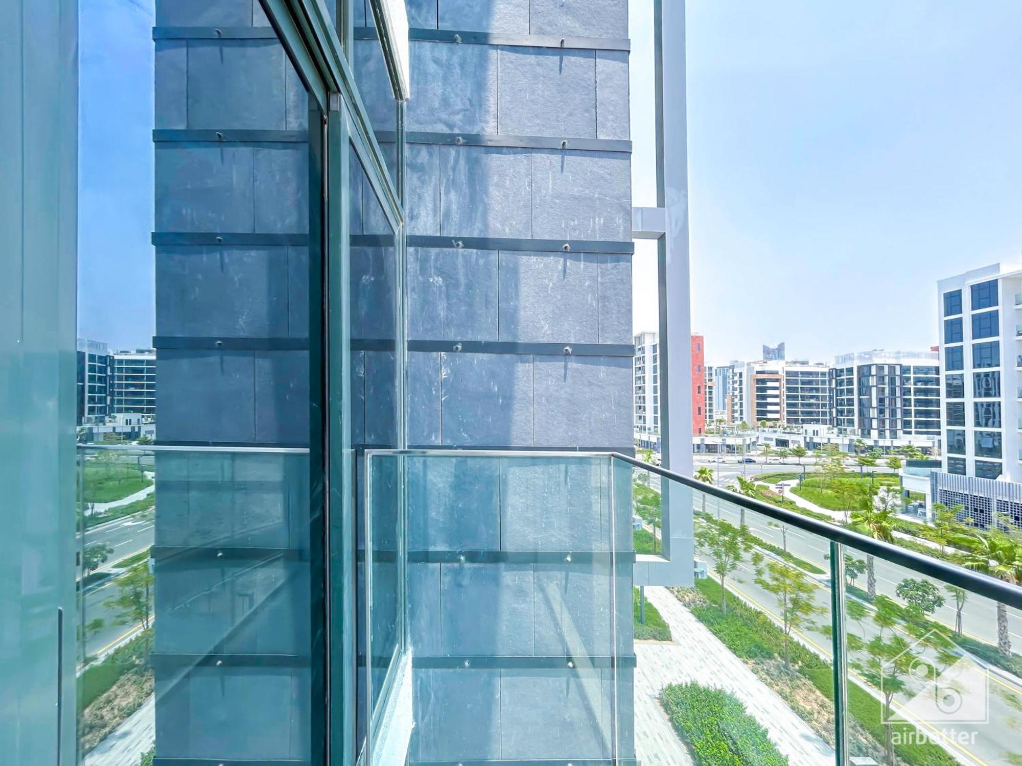 Stunning With A Spacious Balcony In Meydan Dubai