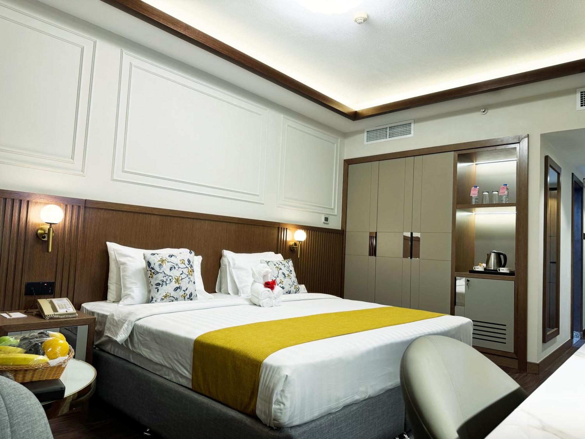 Hotel Fortune Plaza Hotel, Airport