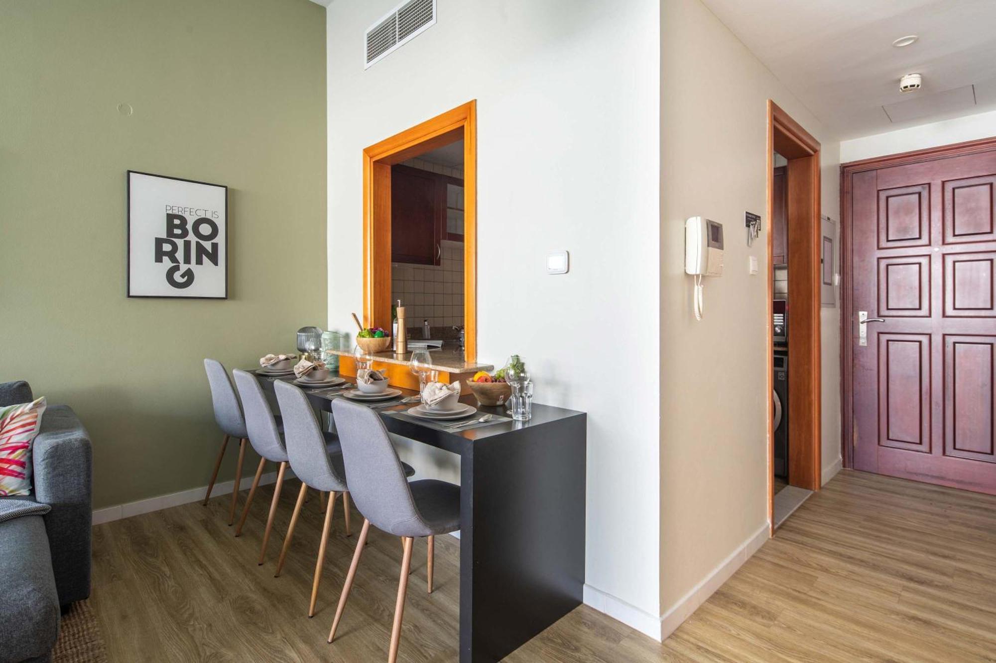 Frank Porter - Azure Apartment Dubai