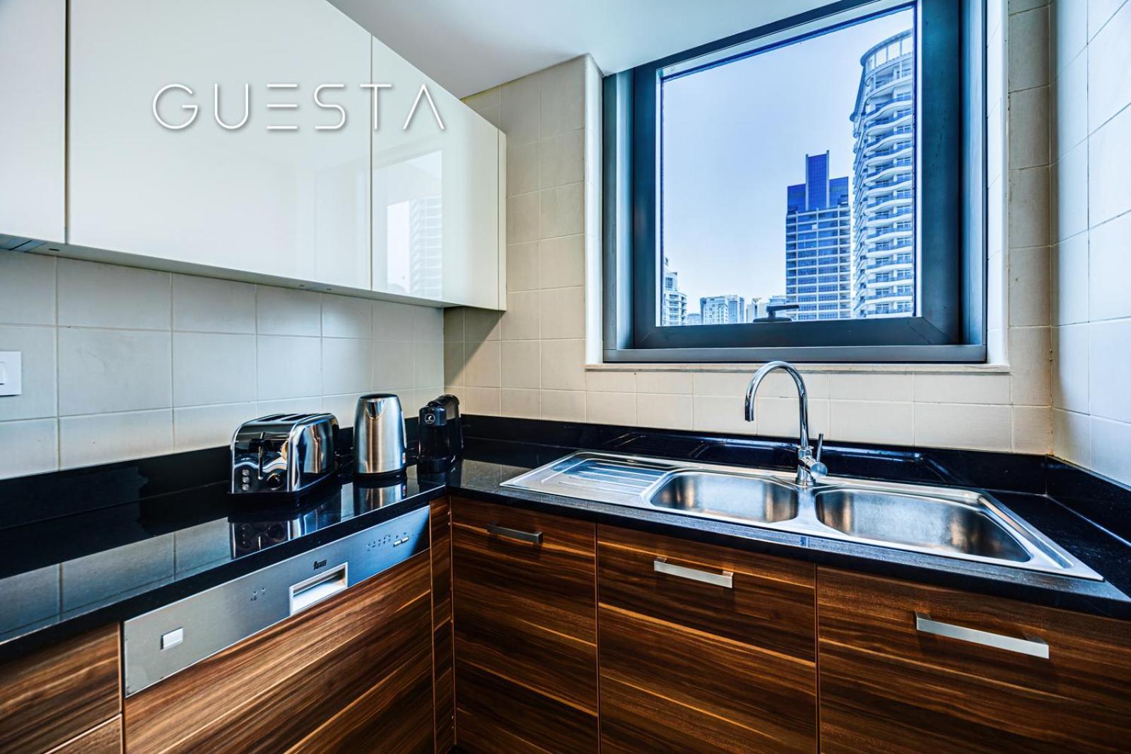 Sparkle Tower, Marina Apartment *