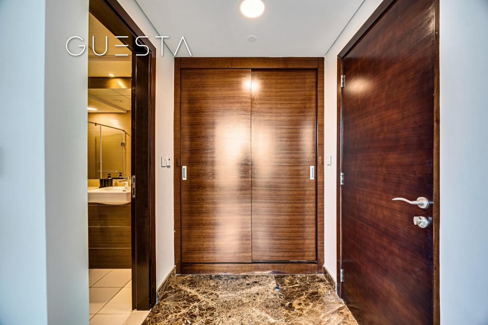 Apartment Sparkle Tower, Marina Dubai