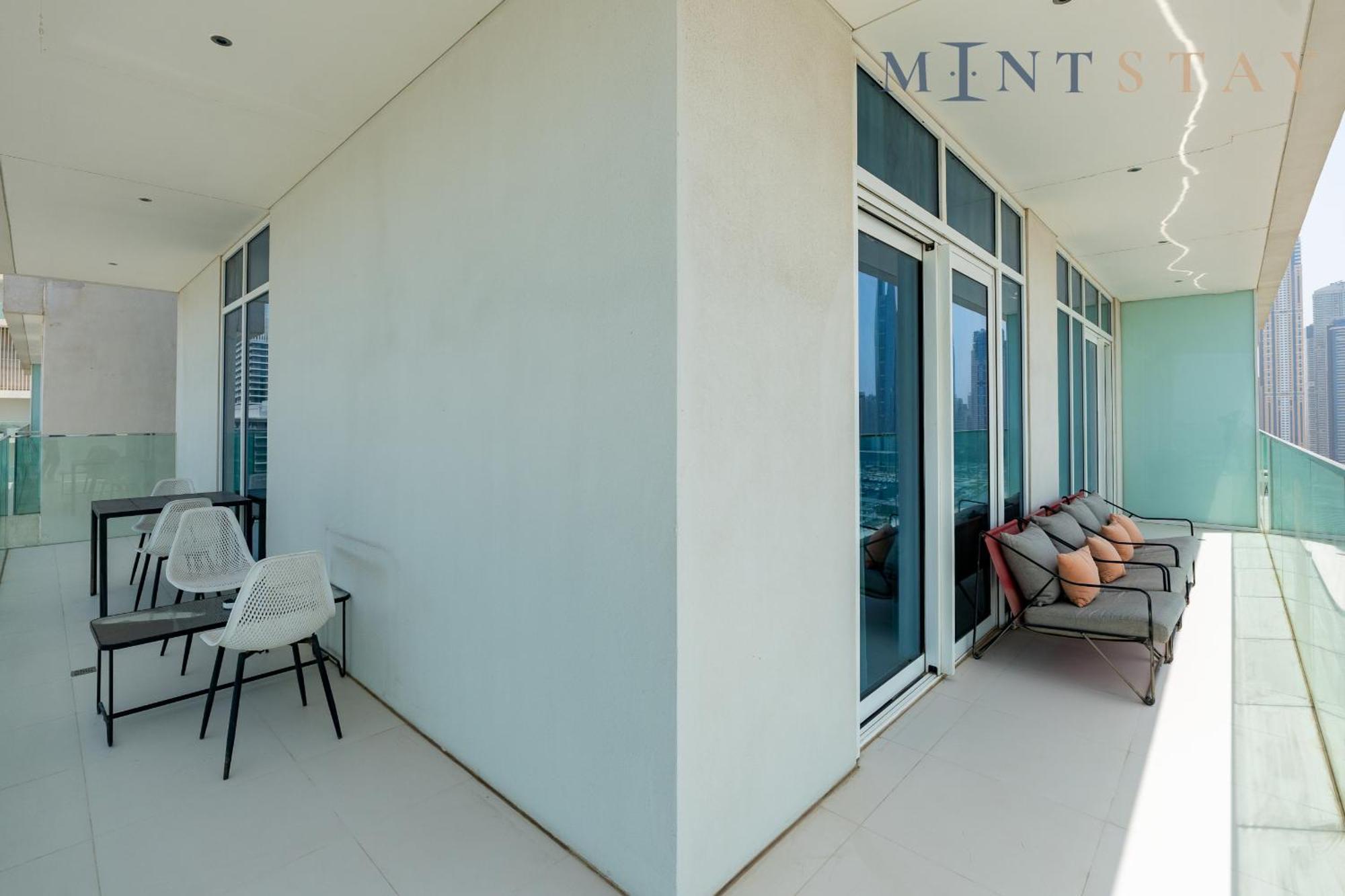Apartment Sunrise Bay, Emaar Beachfront Harbour - Mint Dubai
