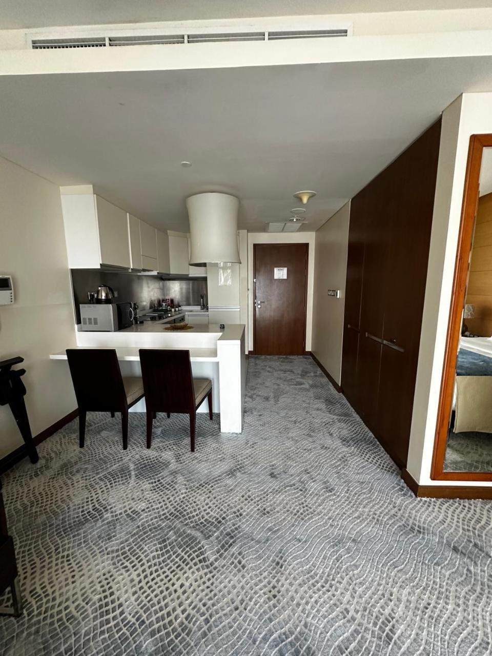 Mall Fashion Avenue Highest Floor Burj Khalifa View Residence- Formerly Address Mall Apartment *