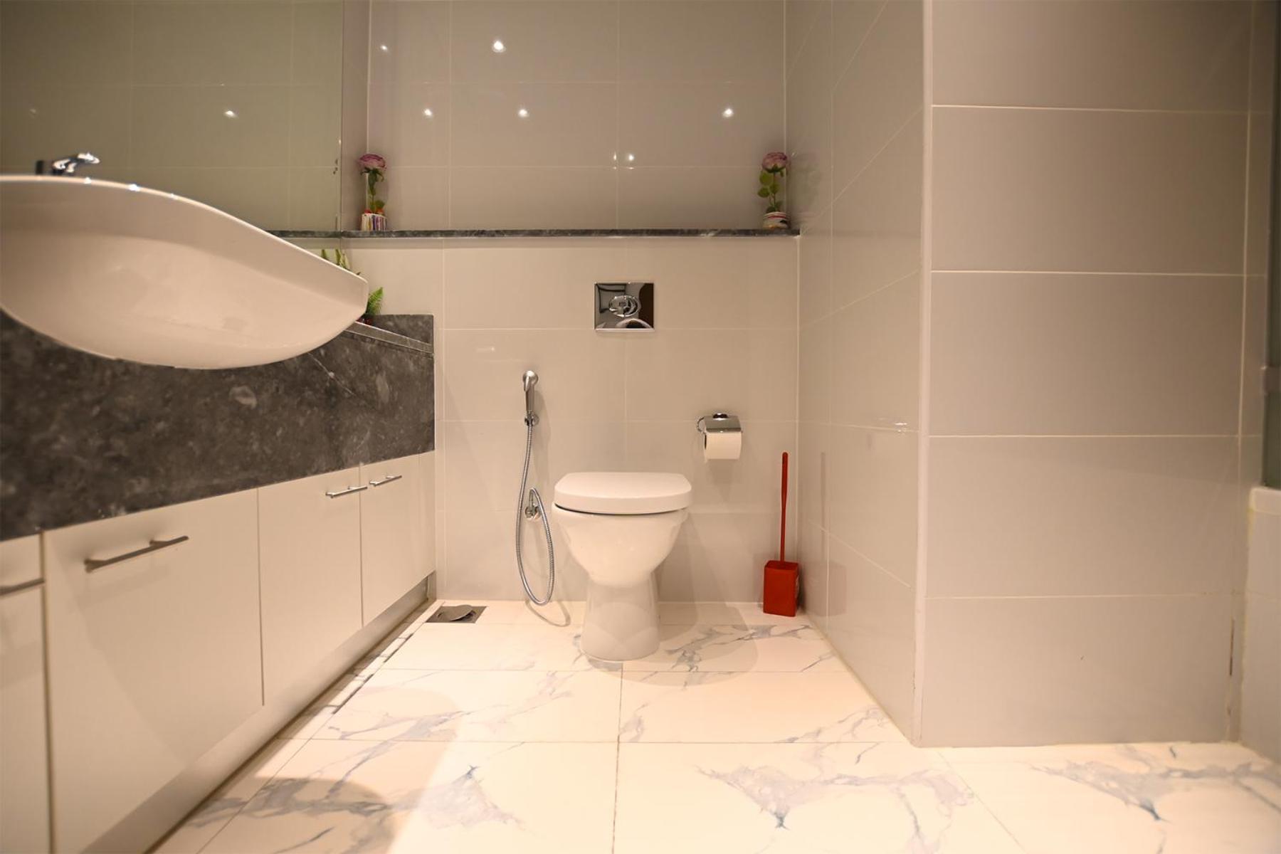 Brown Stone - Canal View Five Star * Dubai