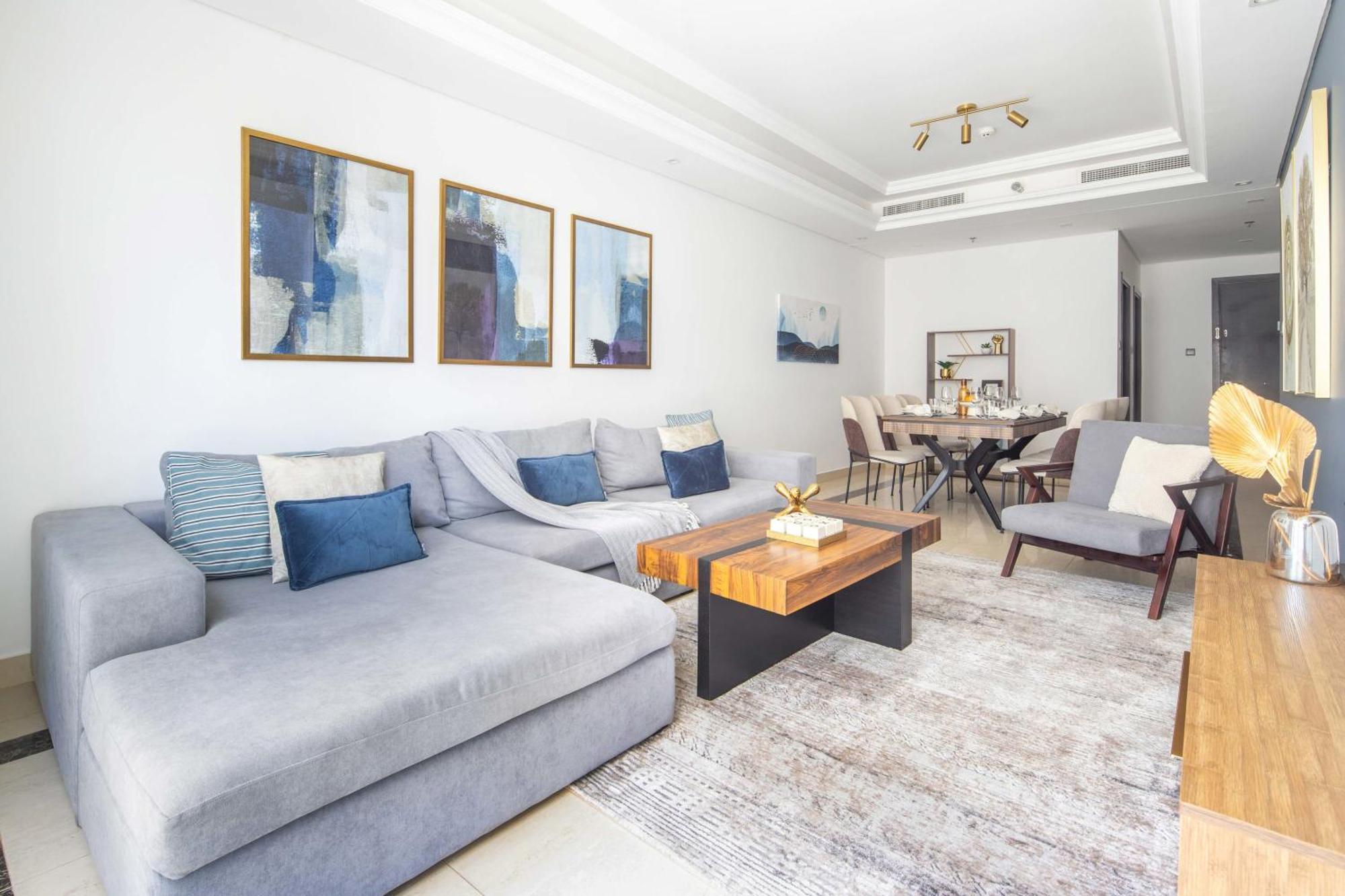 Frank Porter - Mon Reve Apartment