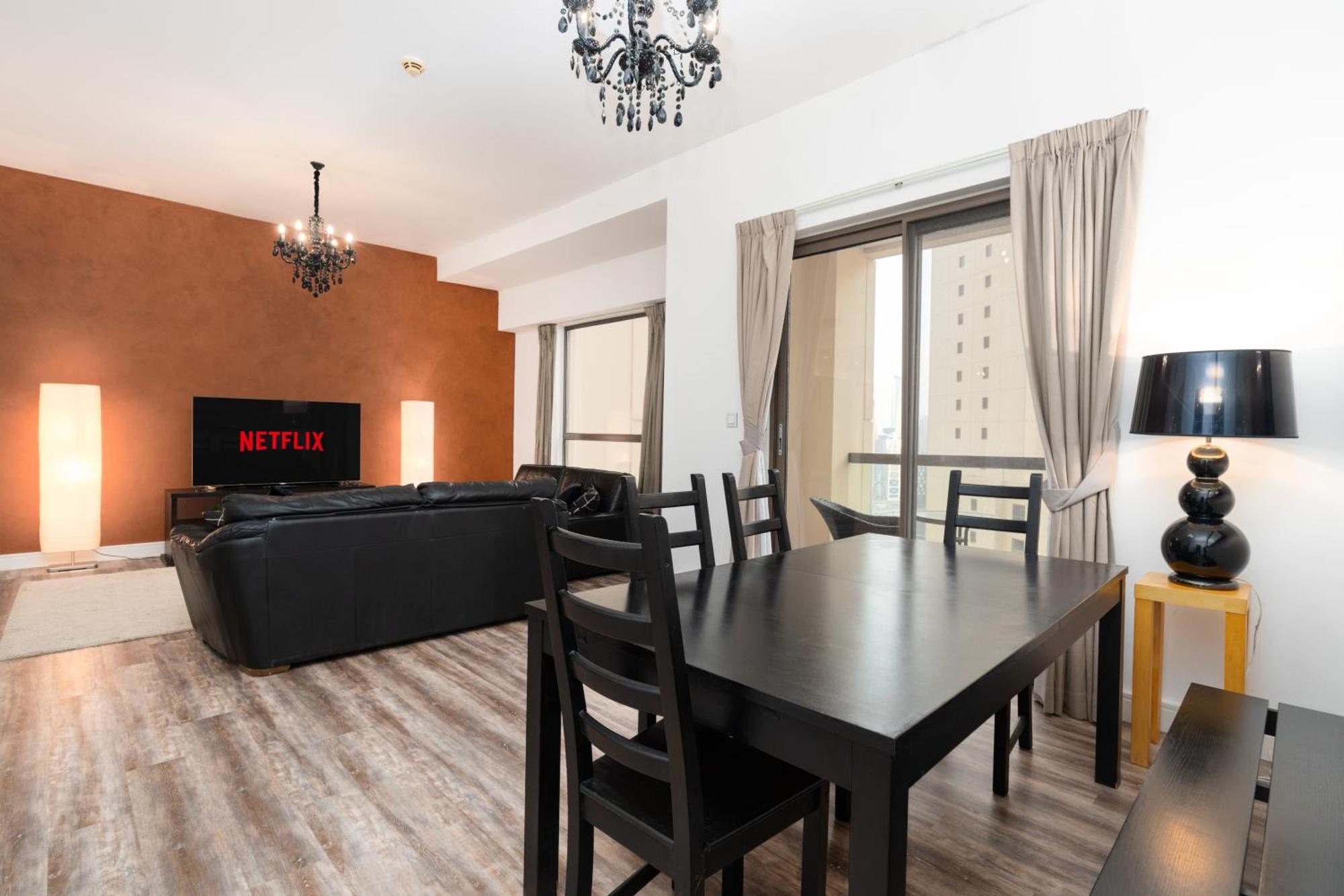 Apartment Huge On The Dubai