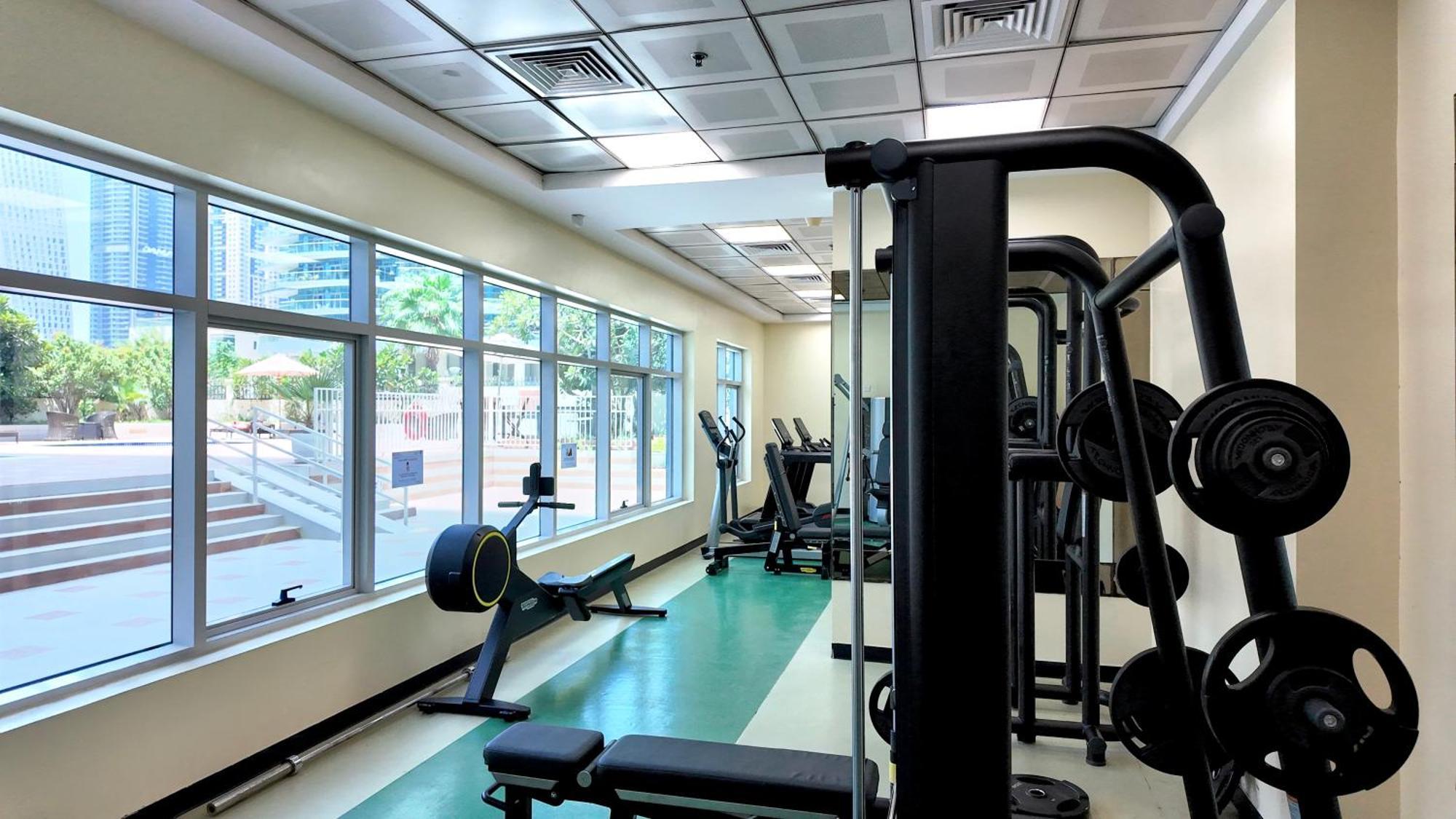 Spacious 2 Bed At Marina High Floor Apartment