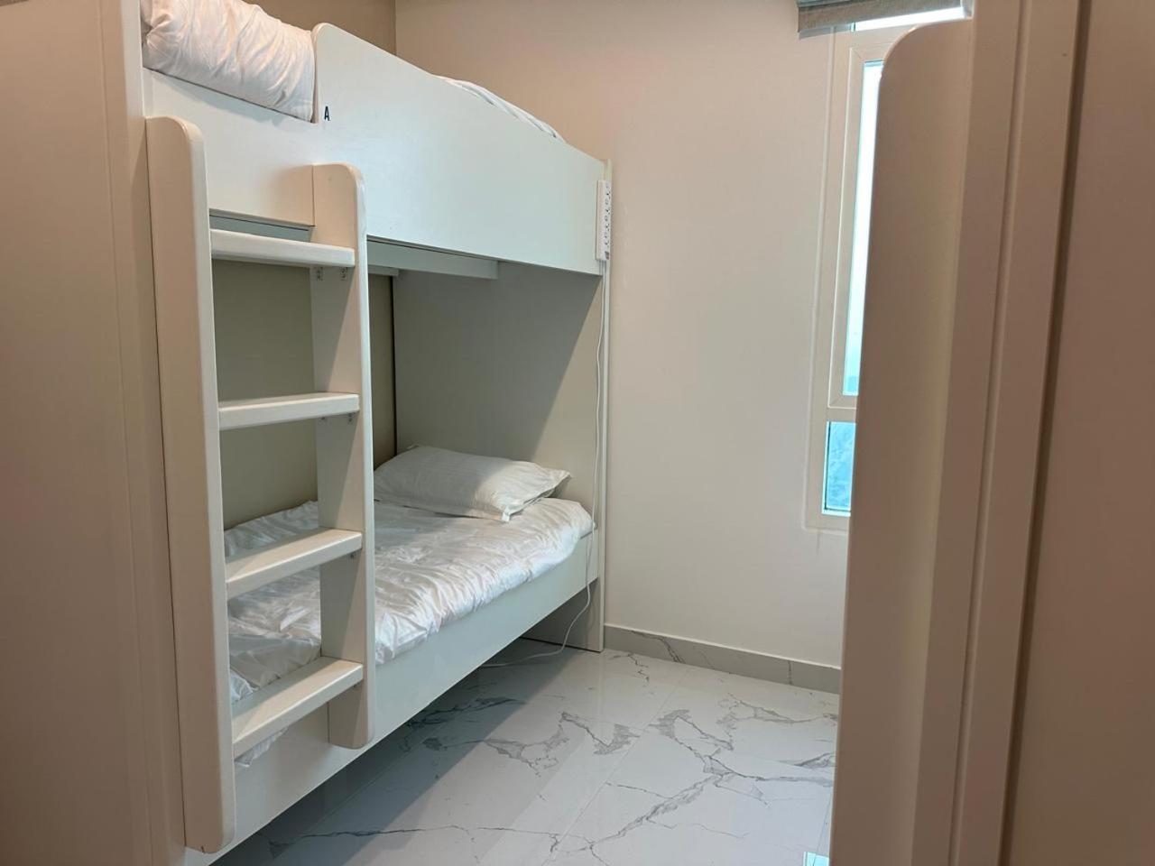 Perla - Marina Albergue *