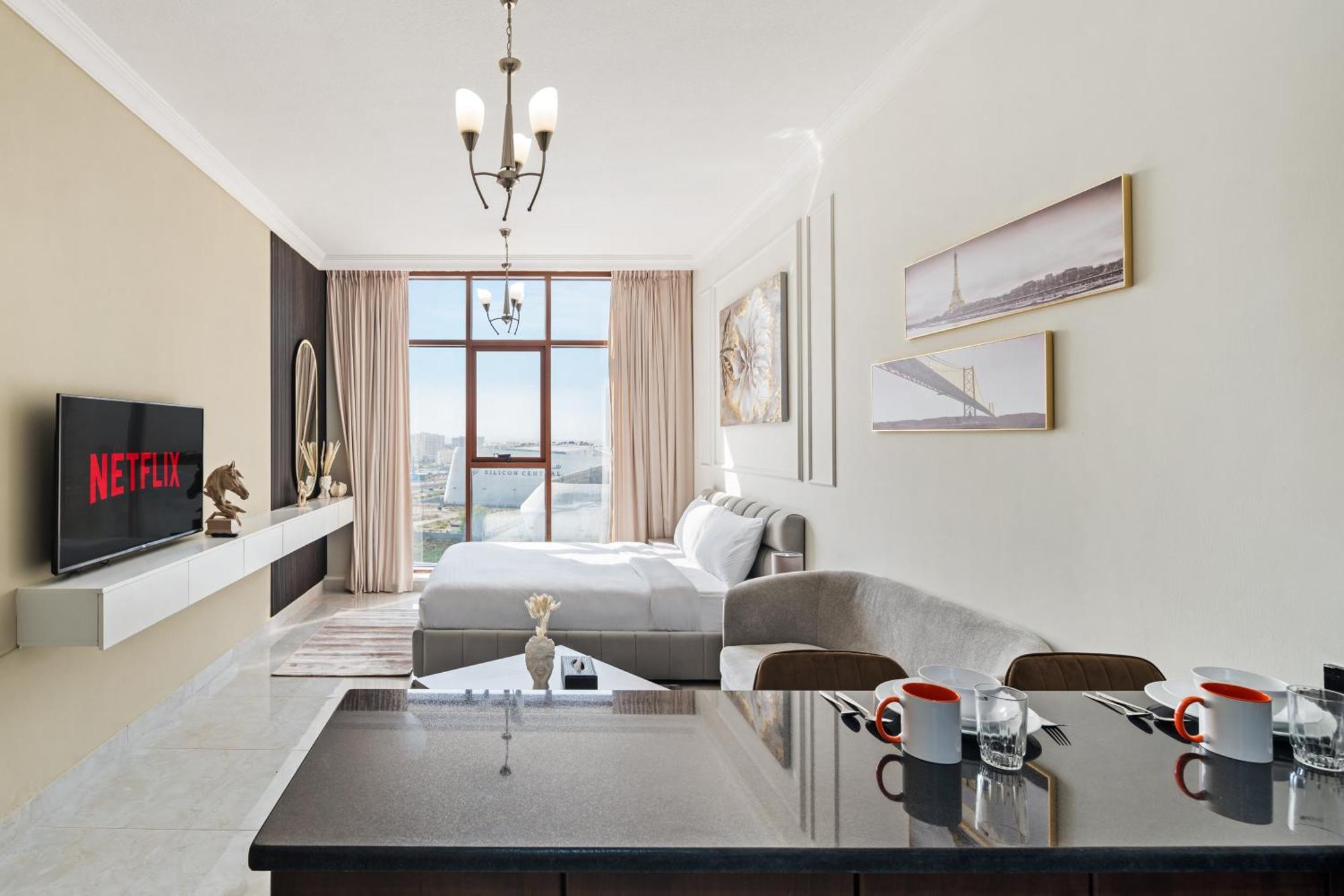 Apartment Cozy Near Silicon Oasis Hotspots