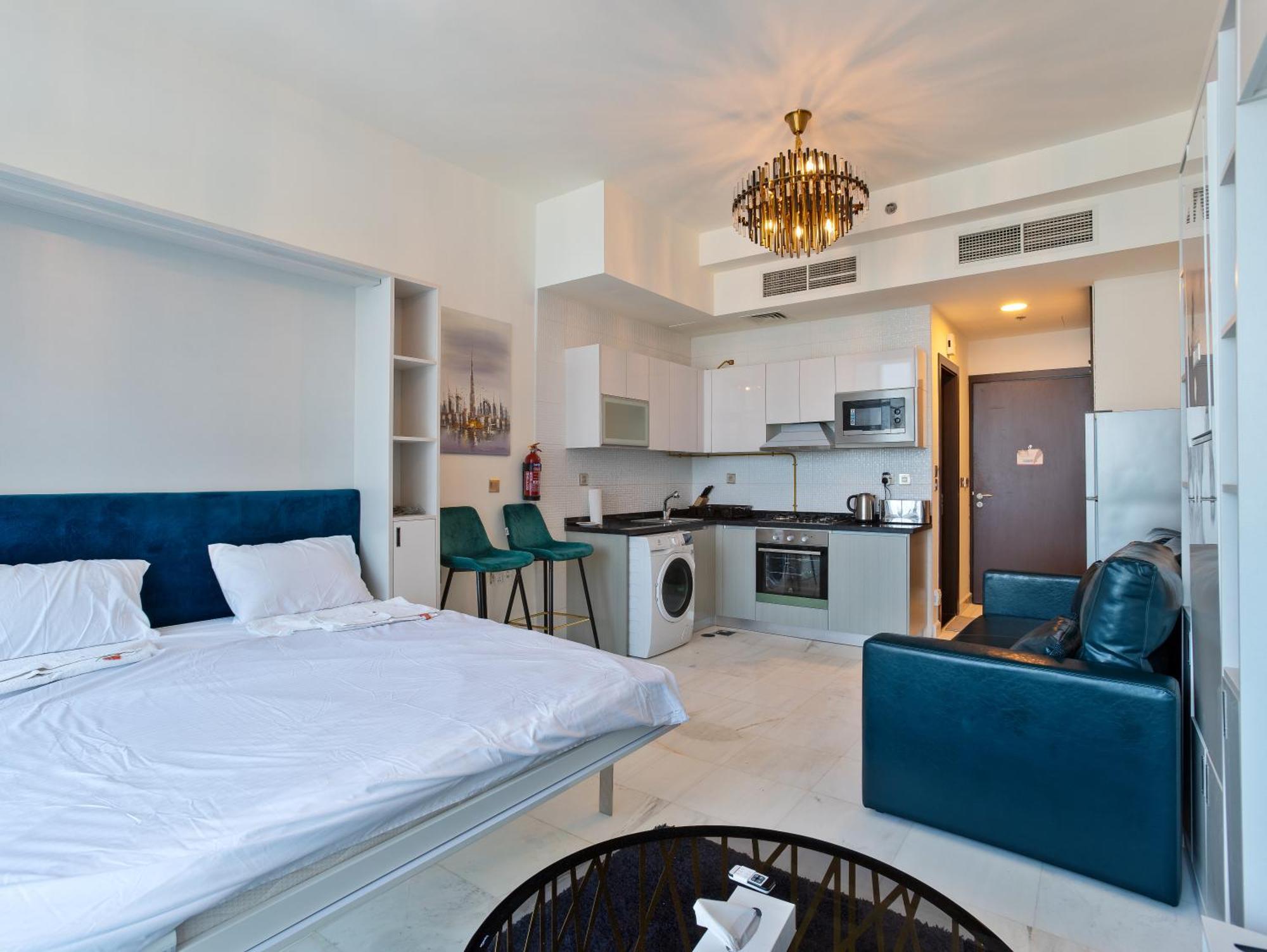Apartment High Floor Studio With Burj Khalifa And Skyline View *