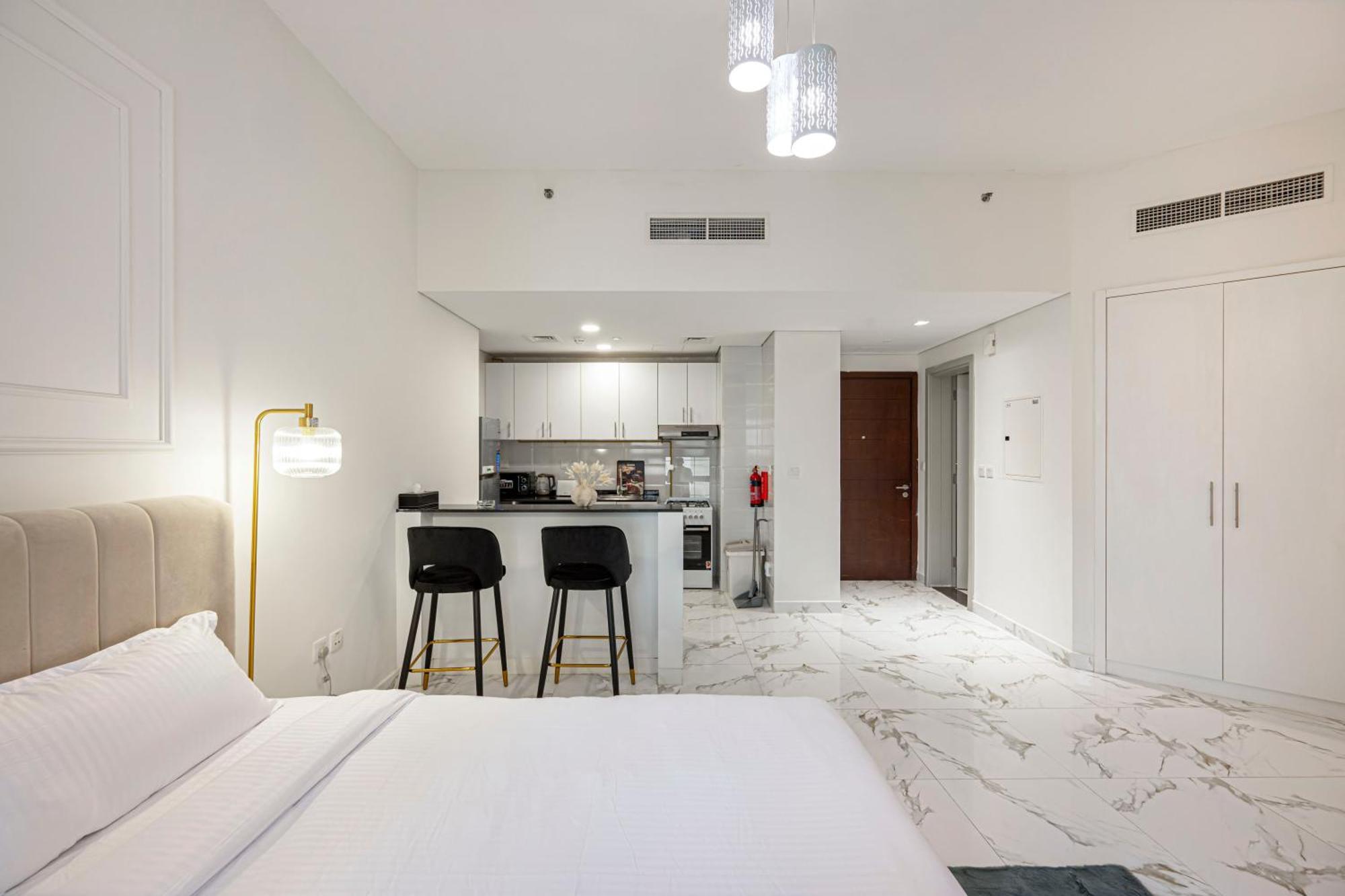 Relaxing In Exciting Dubailand District Apartment
