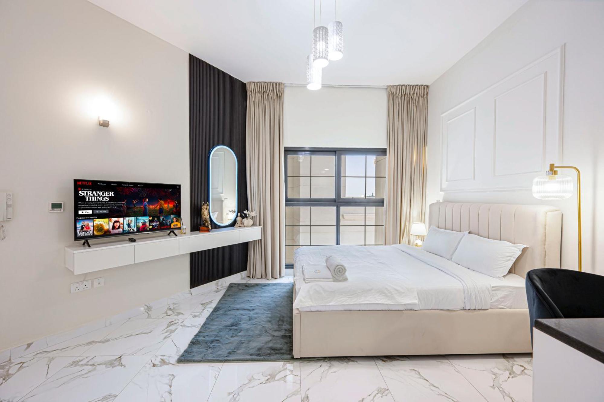 Relaxing In Exciting Dubailand District Apartment