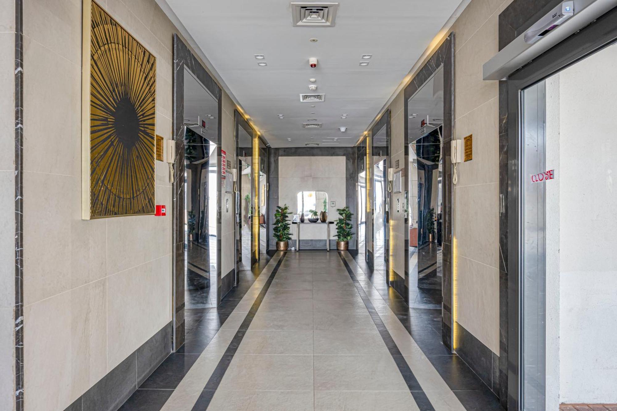 Urban Getaway In Dubailand Apartamento *