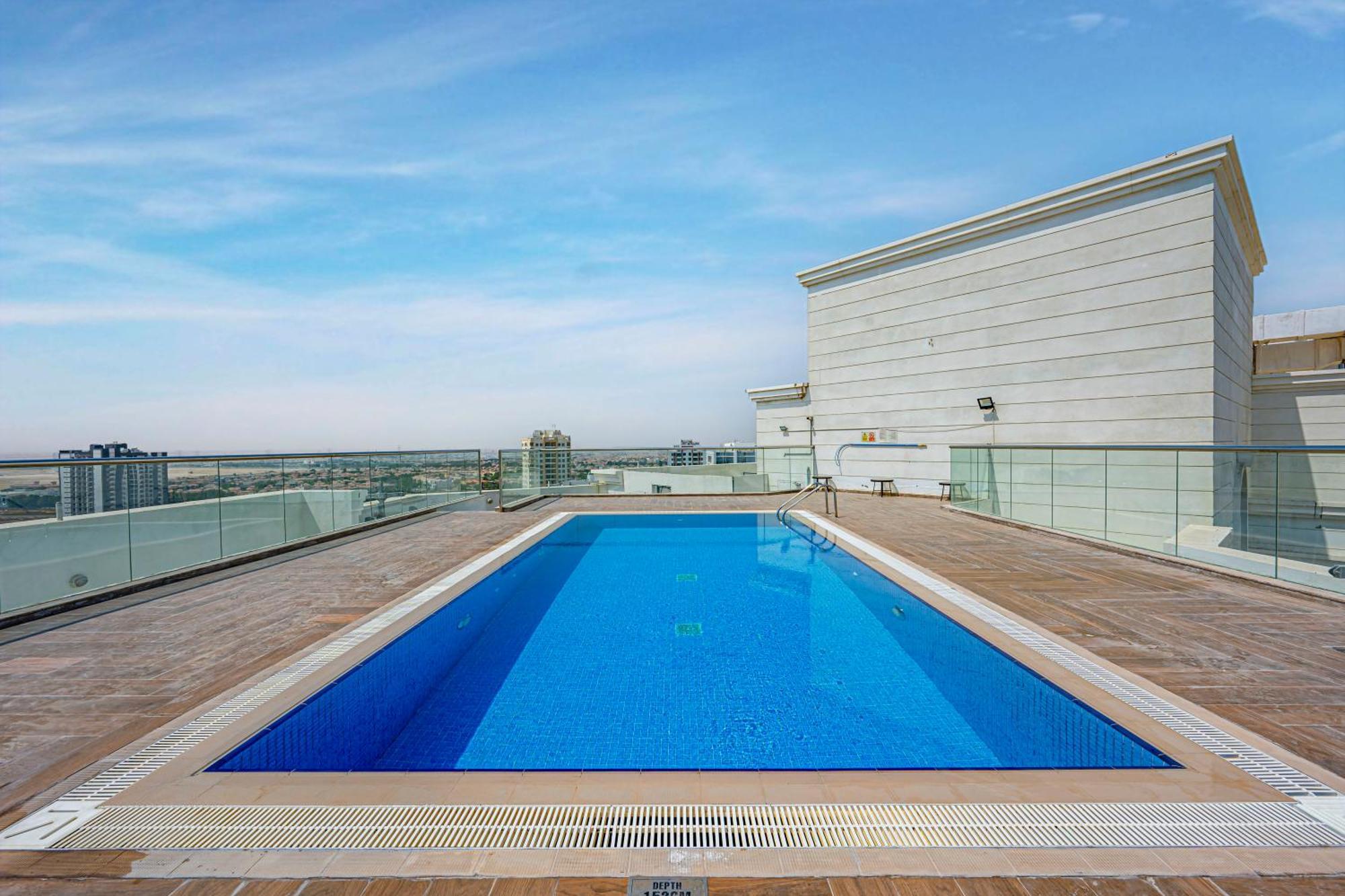 Relaxing In Exciting Dubailand District