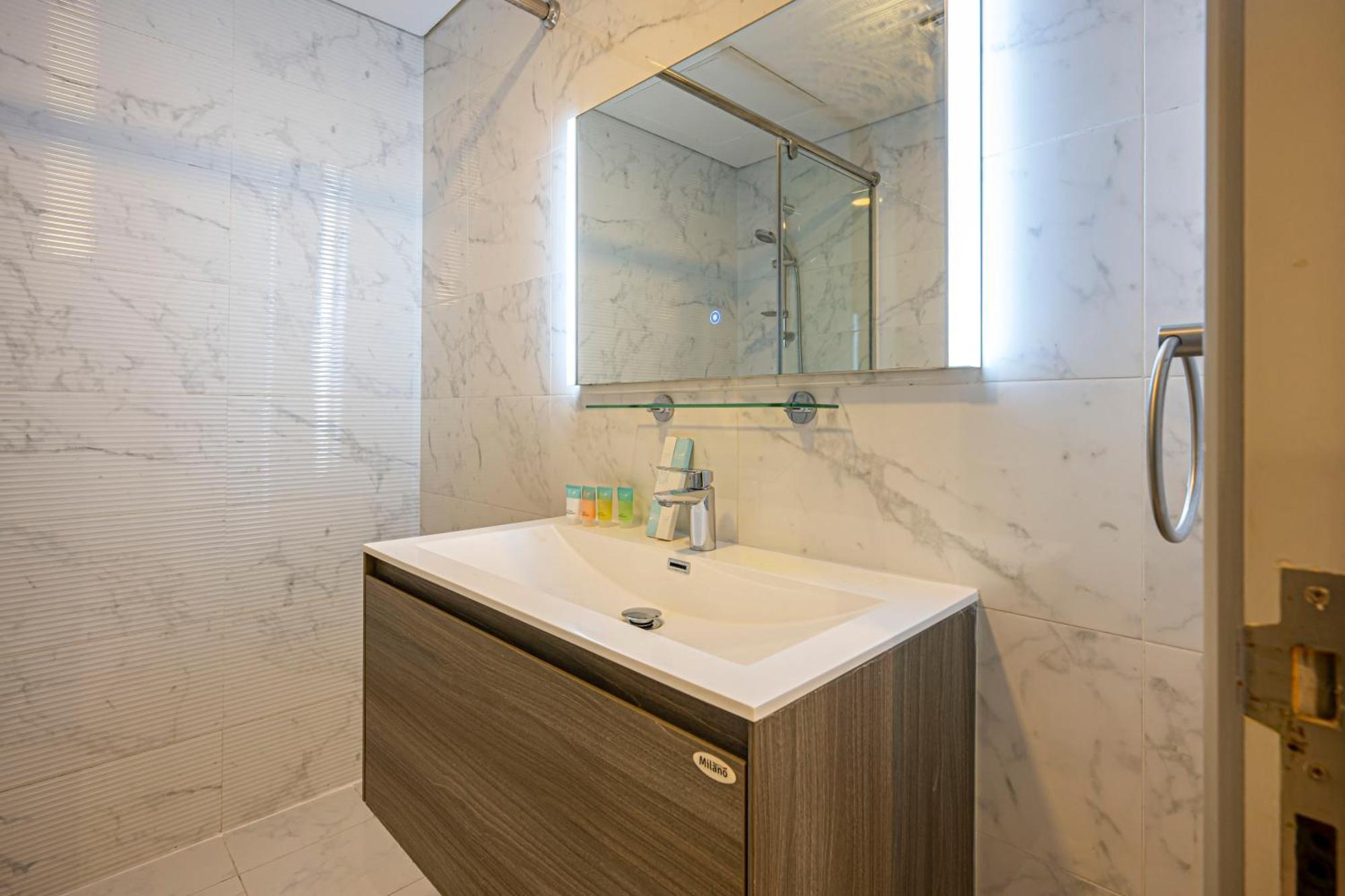 Urban Getaway In Dubailand *