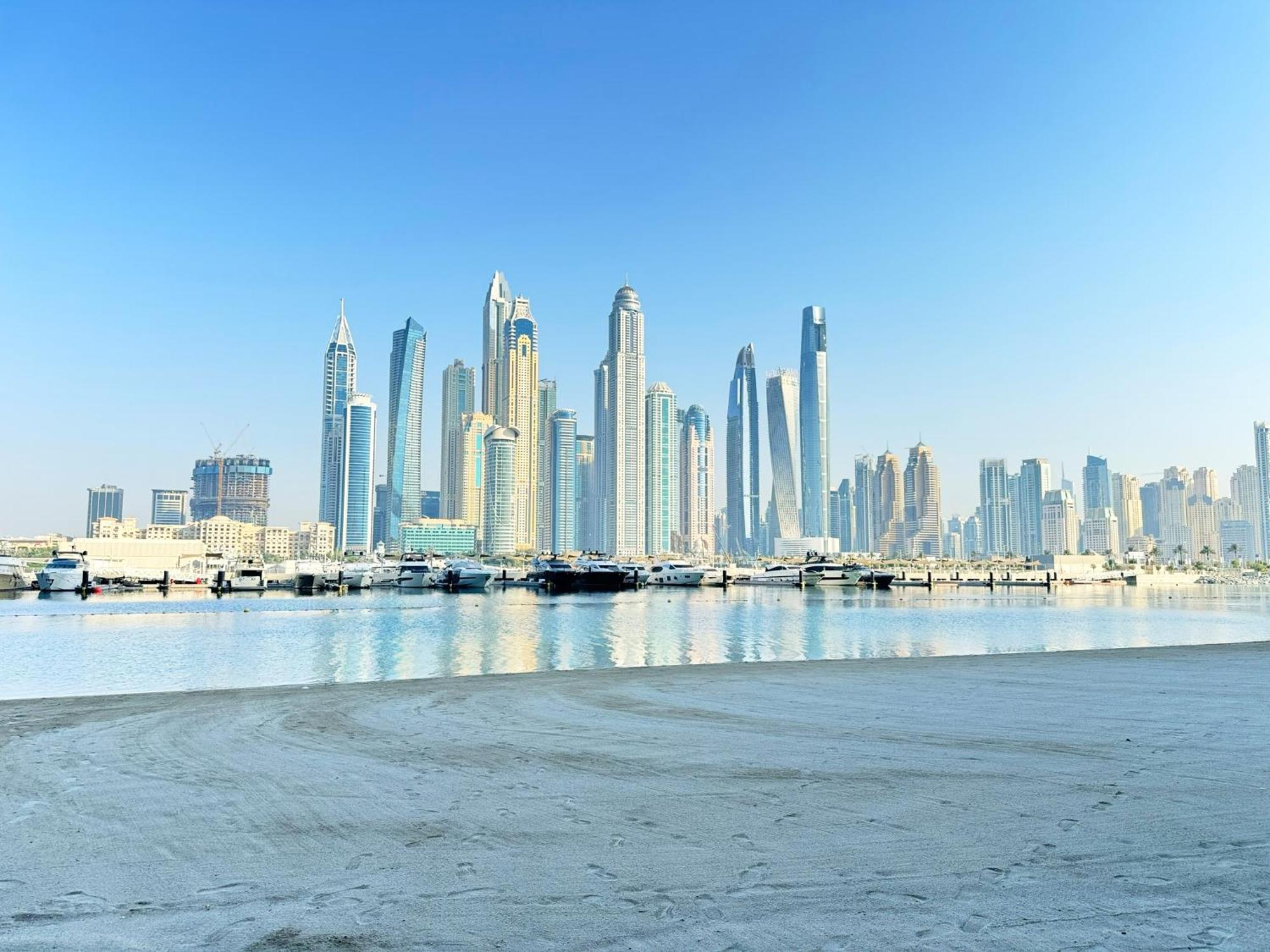 2br Beachfront With Stunning Marina View *
