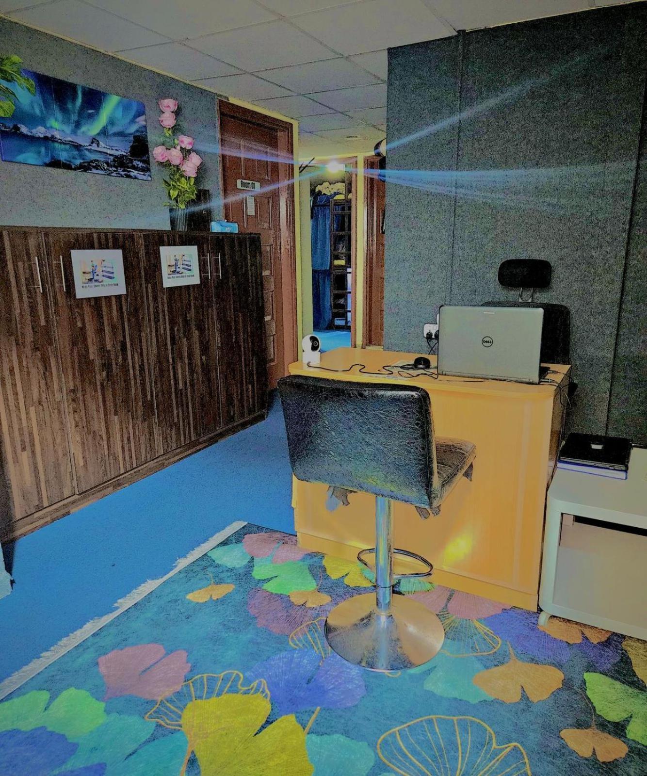 Woodvilla Hostel Dubai