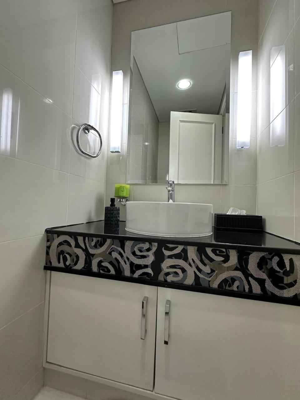Luxury 1br With Burj Khalifa View In A 5 Star Facilities - 5 Min Walk To Mall *