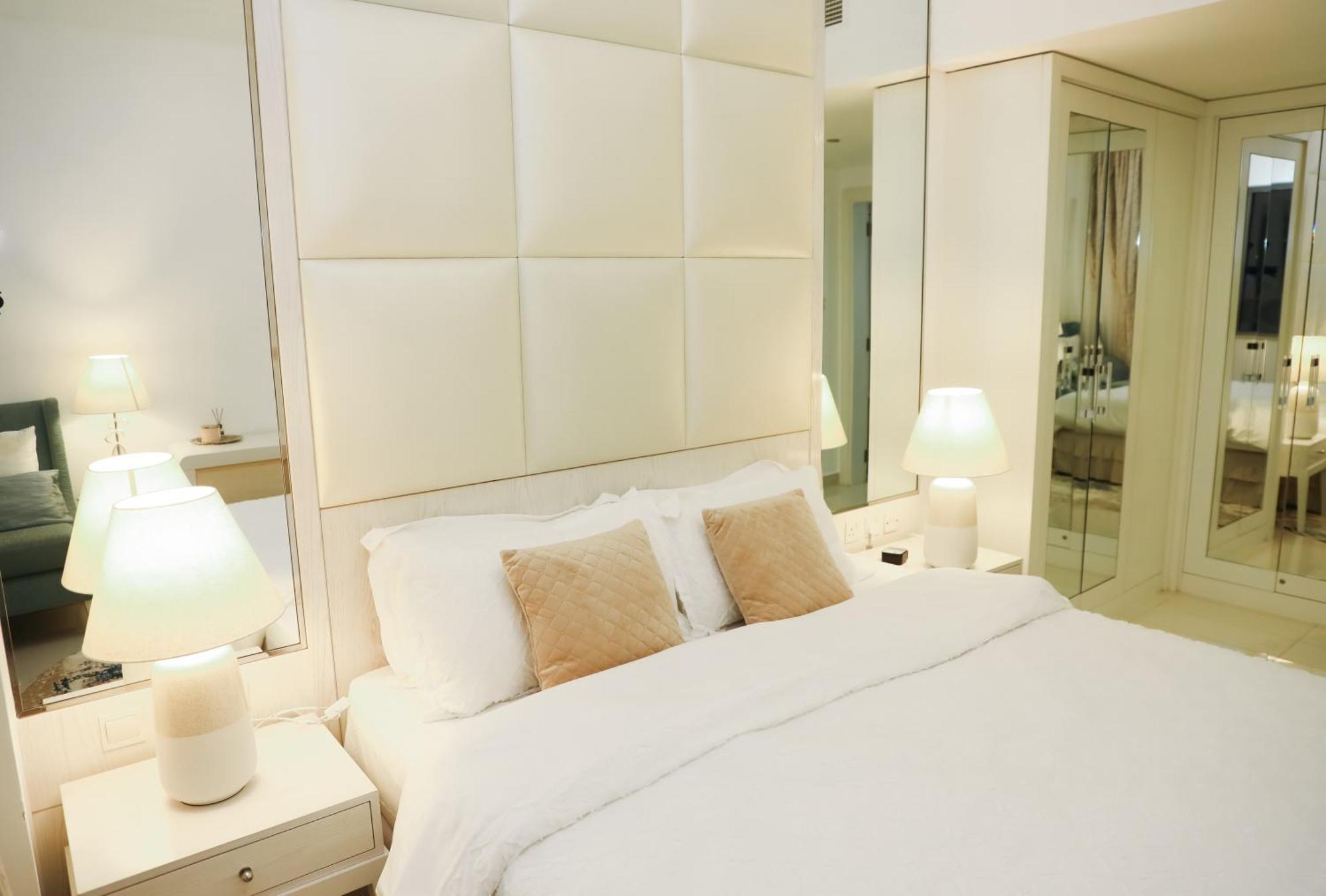 Apartment Luxury 1br With Burj Khalifa View In A 5 Star Facilities - 5 Min Walk To Mall Dubai