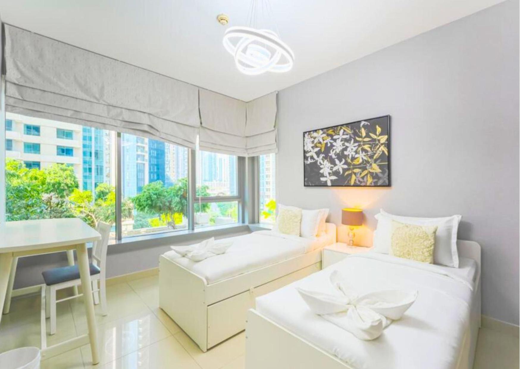 2br Partial Burj Khalifa & Pool View In 29 Boulevard *