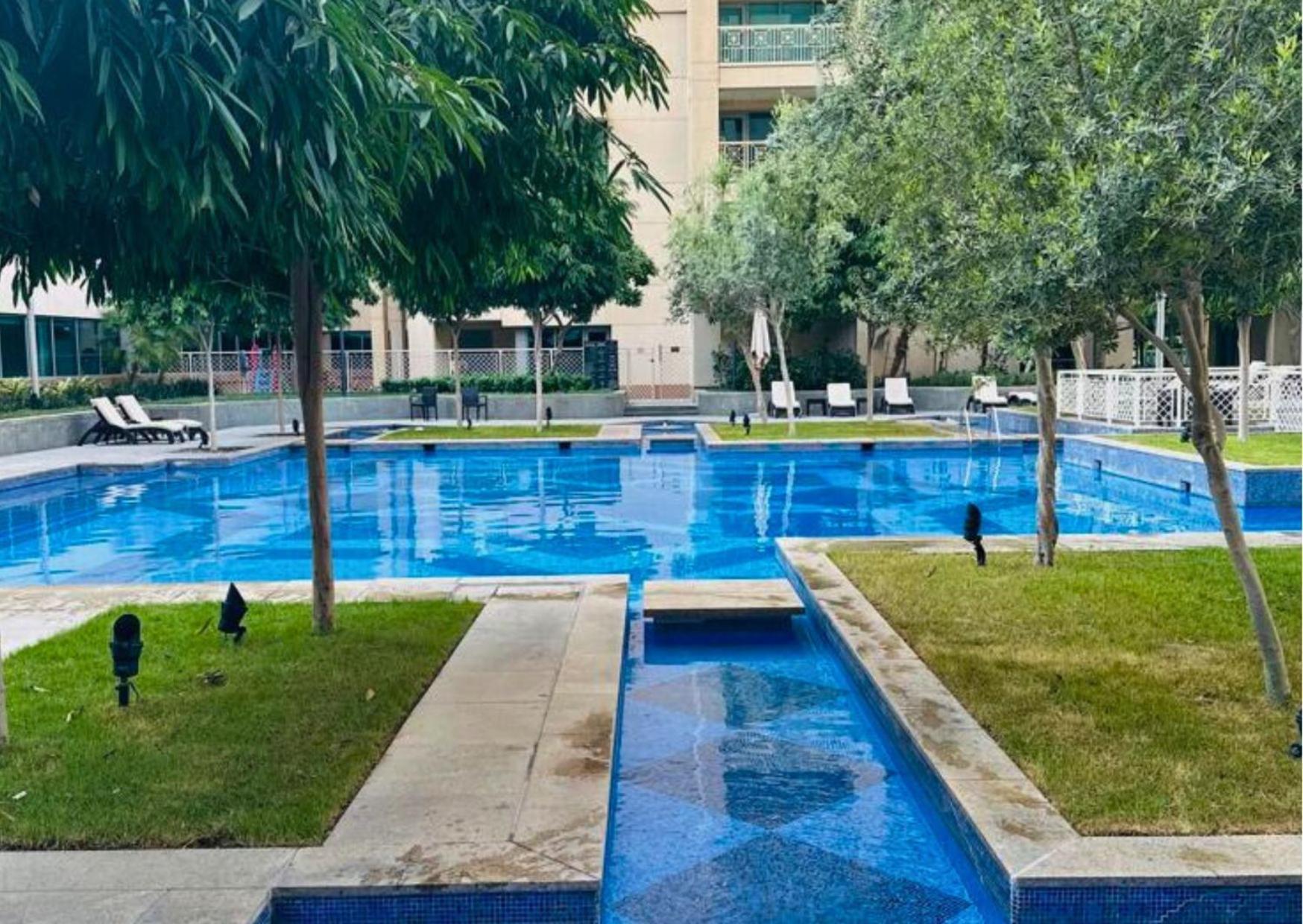 2br Partial Burj Khalifa & Pool View In 29 Boulevard Dubai
