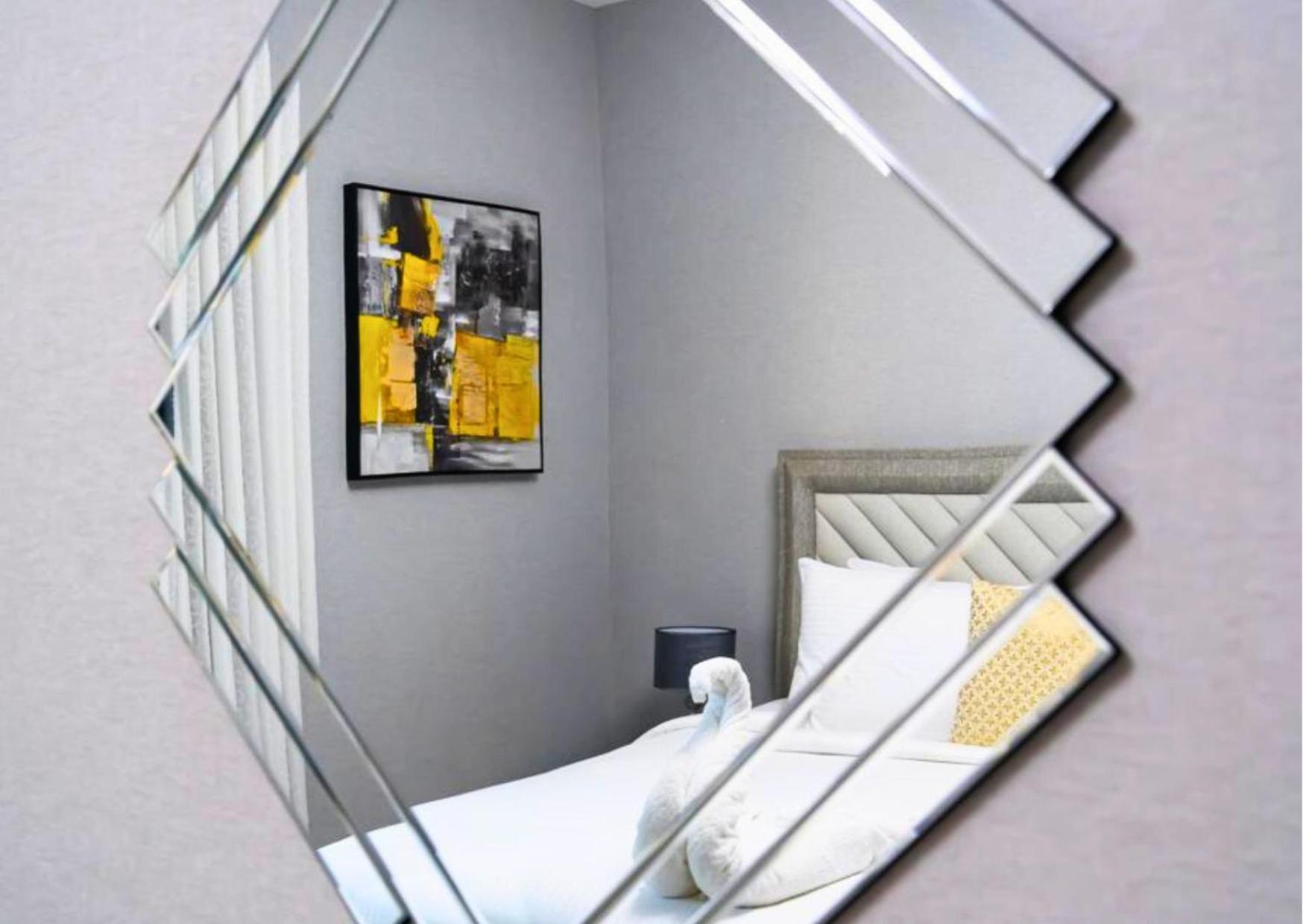 2br Partial Burj Khalifa & Pool View In 29 Boulevard * Dubai