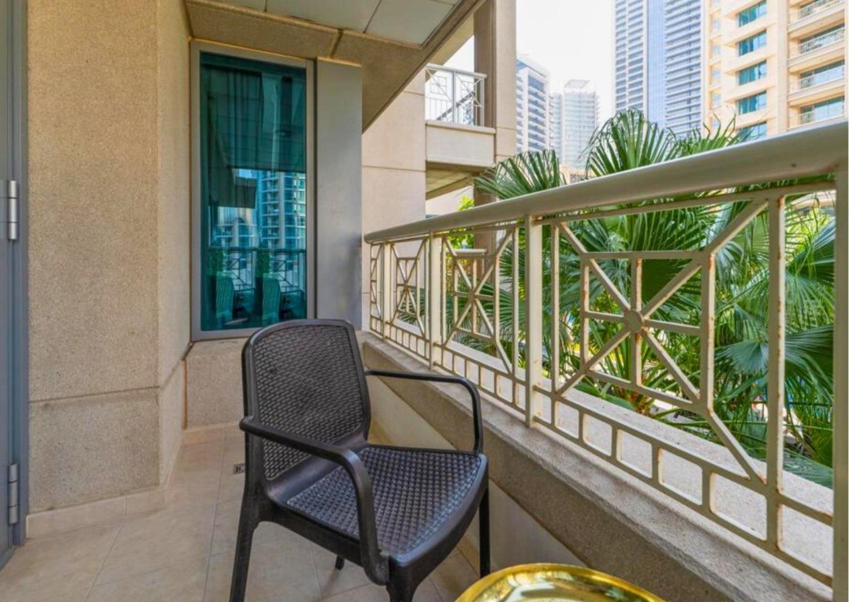2br Partial Burj Khalifa & Pool View In 29 Boulevard Dubai