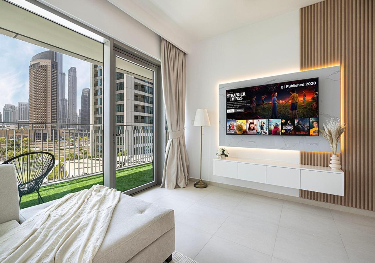 Luxurious Burj Khalifa View 5 Star 4bd In Downtown With Mall Access - Brand New * Dubai