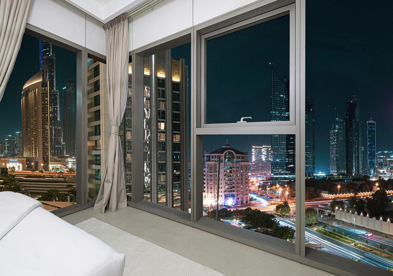 Luxurious Burj Khalifa View 5 Star 4bd In Downtown With Mall Access - Brand New * Dubai