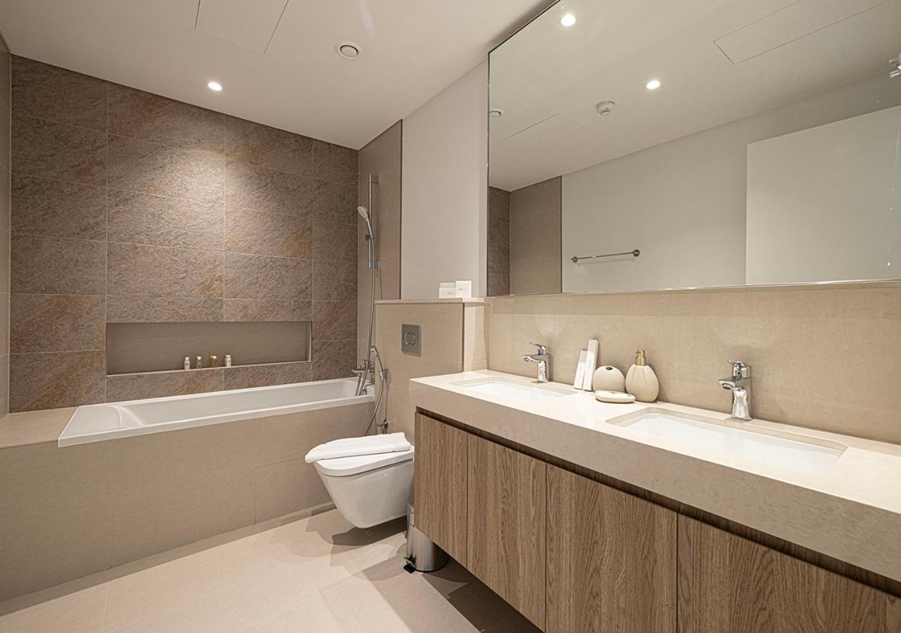 Luxurious Burj Khalifa View 5 Star 4bd In Downtown With Mall Access - Brand New Apartment Dubai