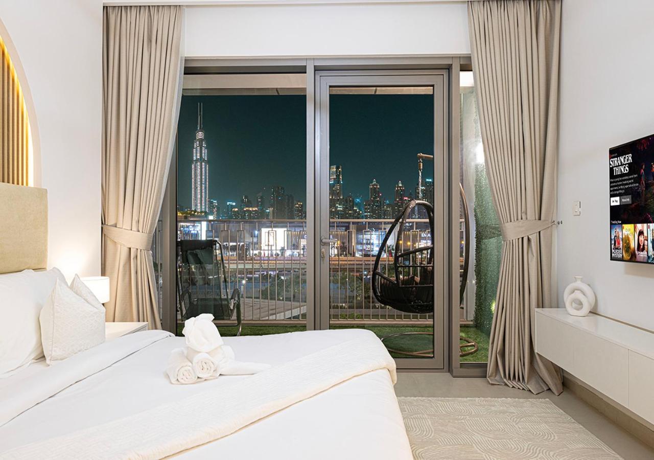 Luxurious Burj Khalifa View 5 Star 4bd In Downtown With Mall Access - Brand New *