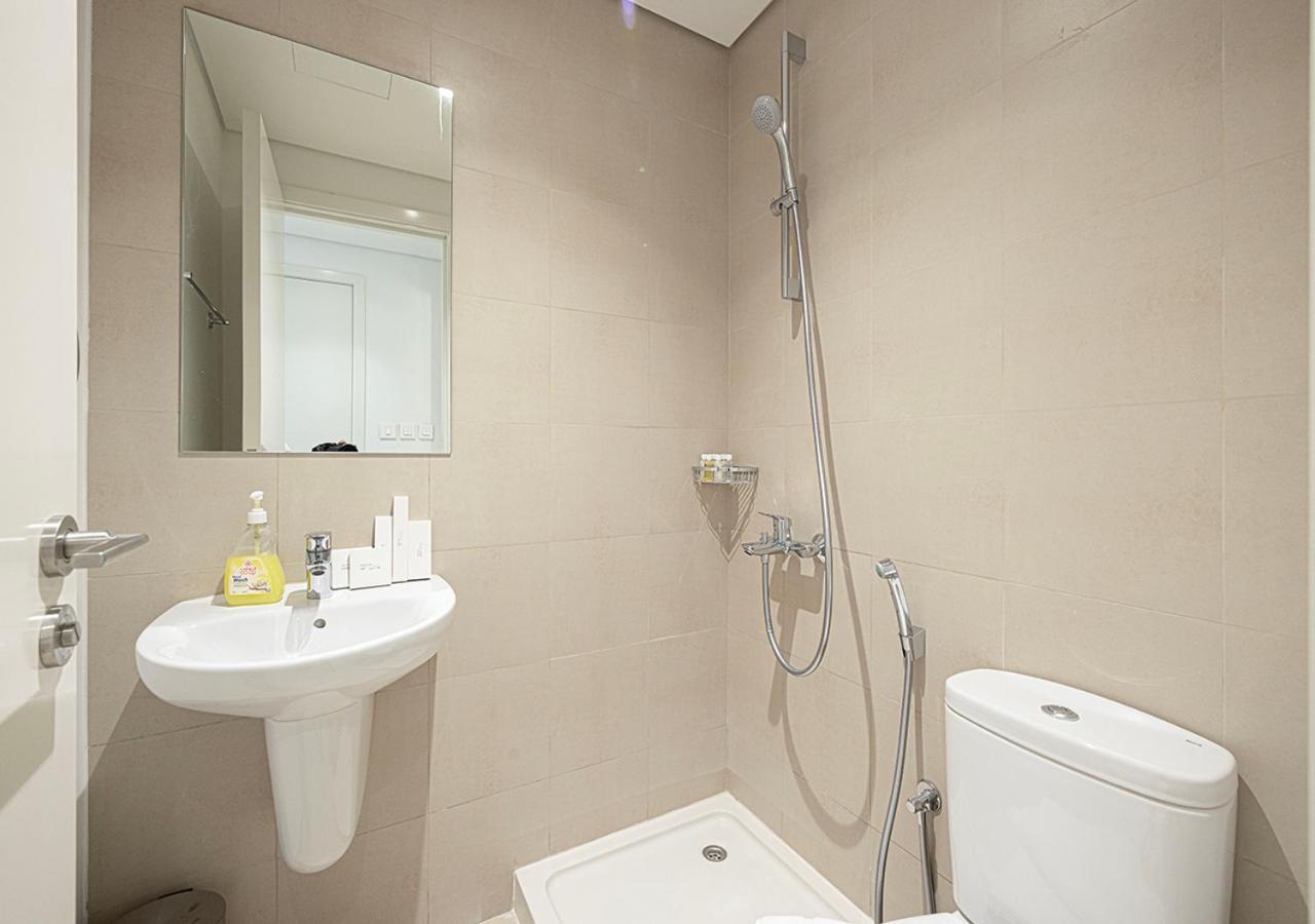 Luxurious Burj Khalifa View 5 Star 4bd In Downtown With Mall Access - Brand New Apartment *