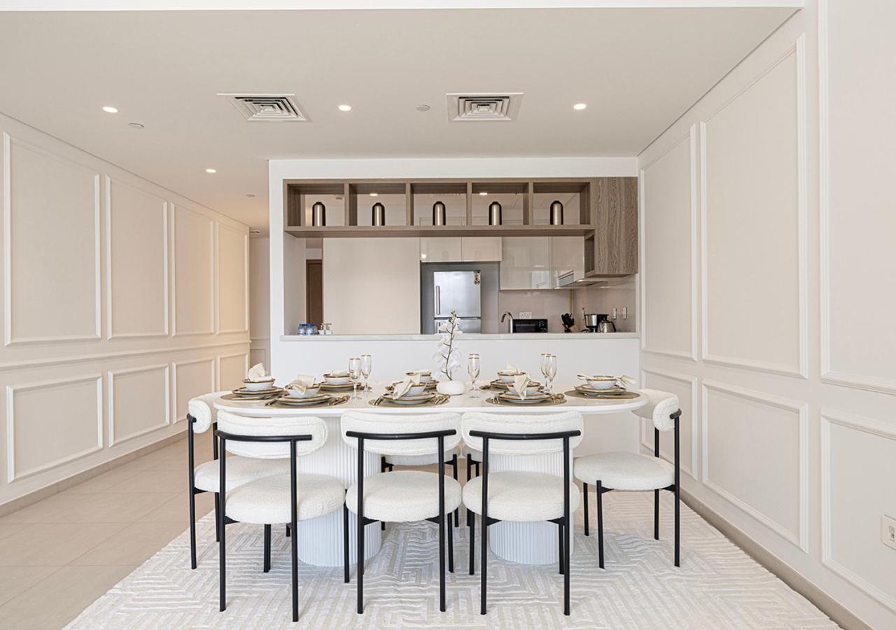 Luxurious Burj Khalifa View 5 Star 4bd In Downtown With Mall Access - Brand New *