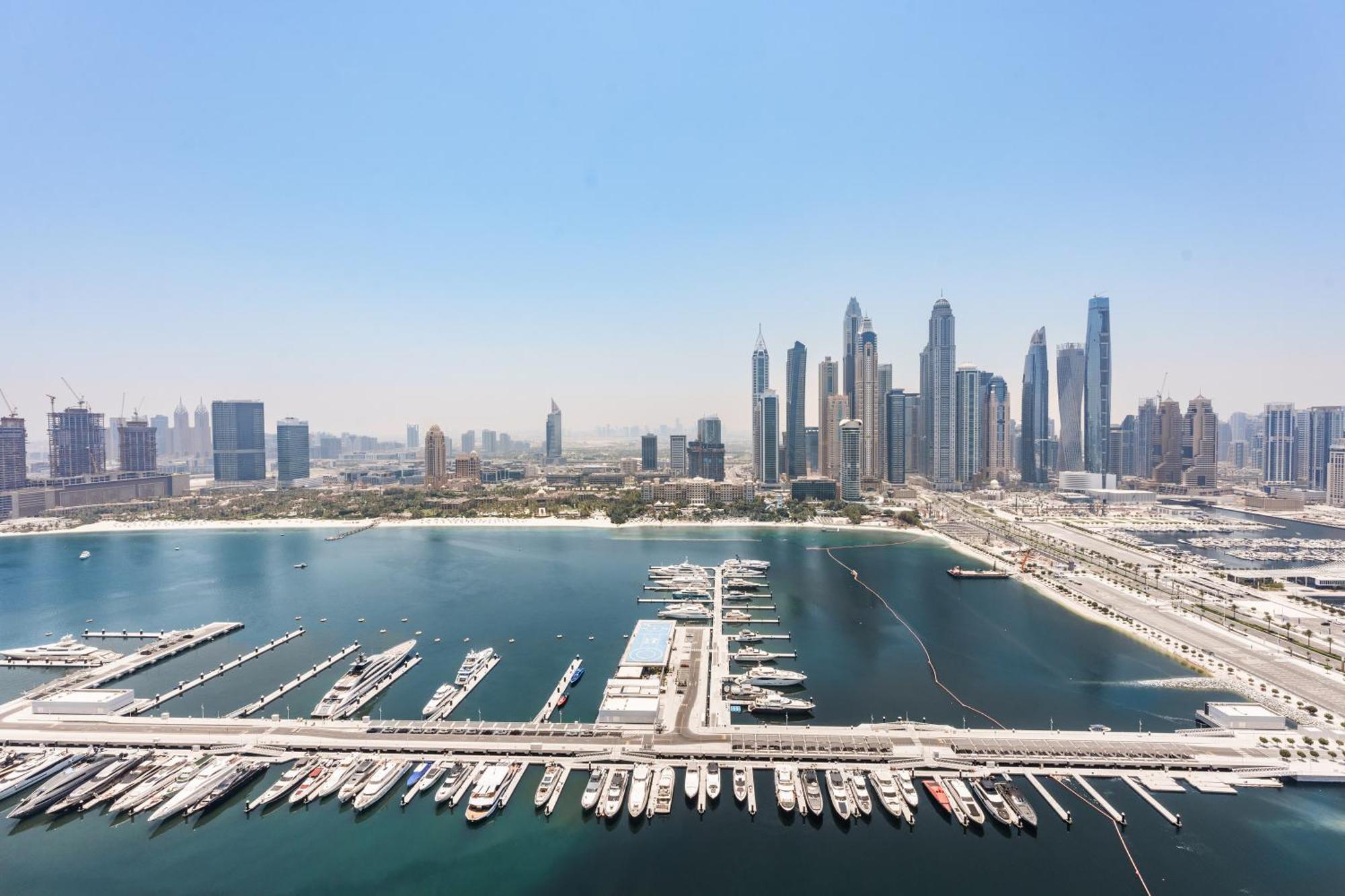 2br Beachfront With Stunning Marina View Apartment *