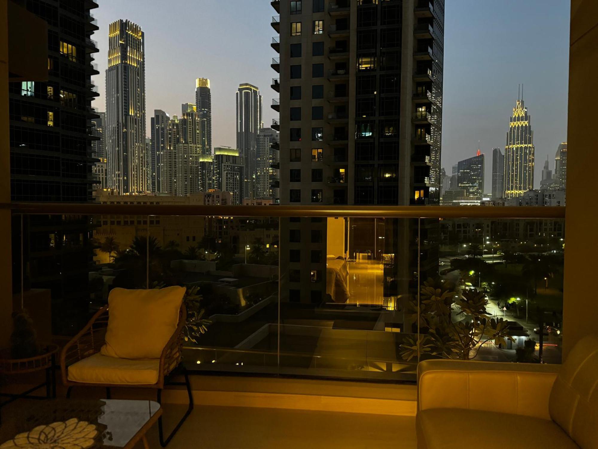 Spacious Studio, 4 Guests In The Heart Of * Dubai