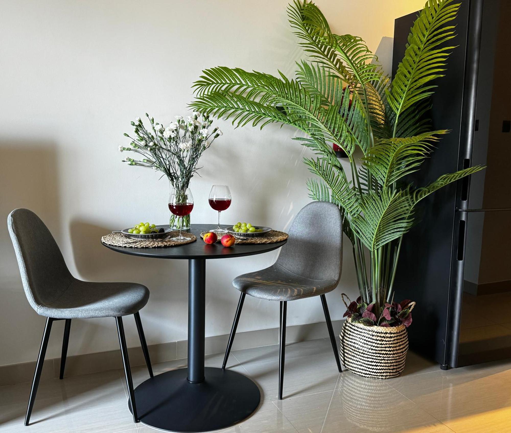Spacious Studio, 4 Guests In The Heart Of
