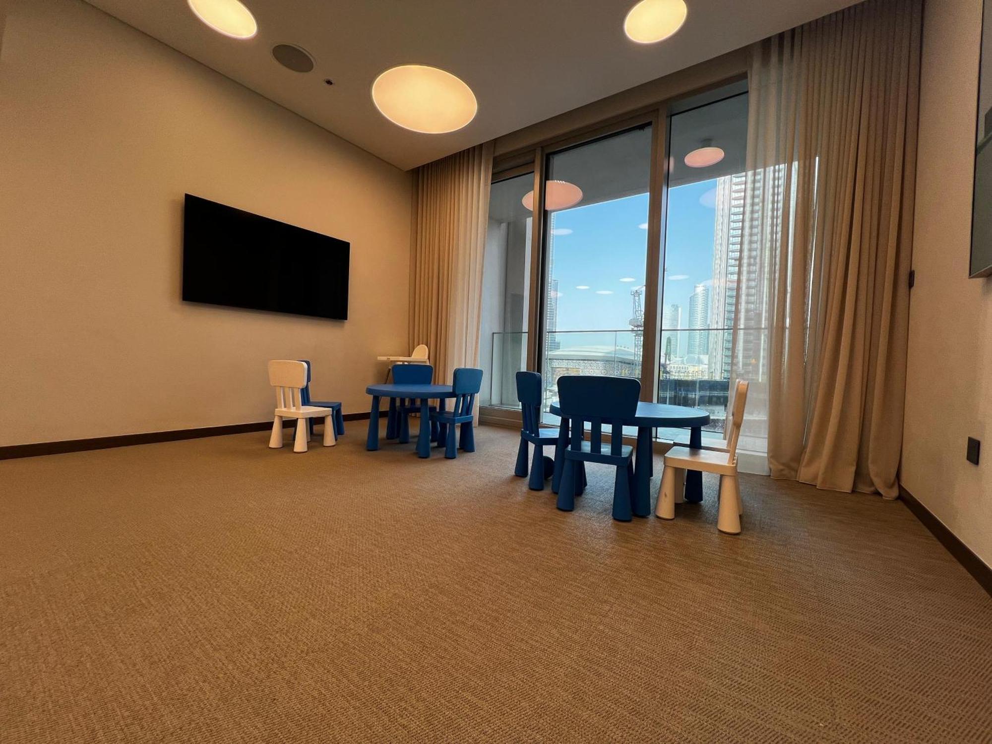 New! Panoramic Downtown & Fountain Views From High Floors *